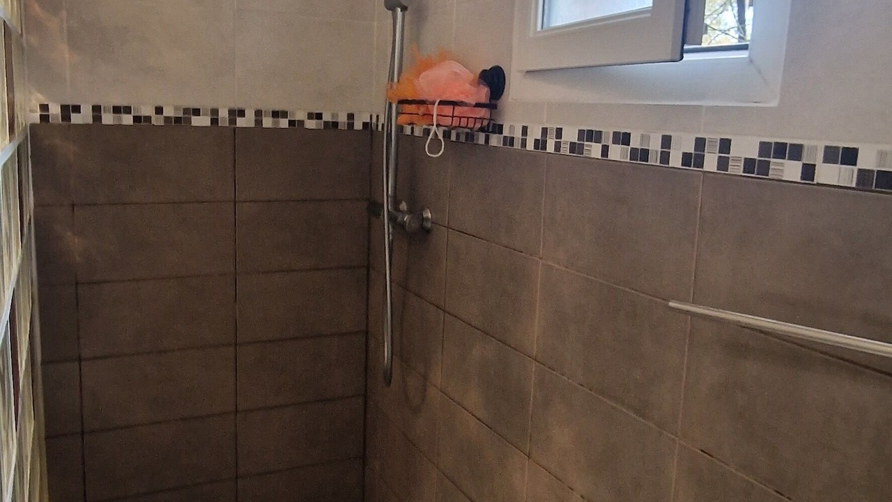 Photo of Bathroom in Saint-Andre-de-Cubzac