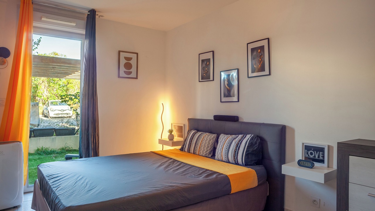 Photo of Bedroom in Les Baumettes