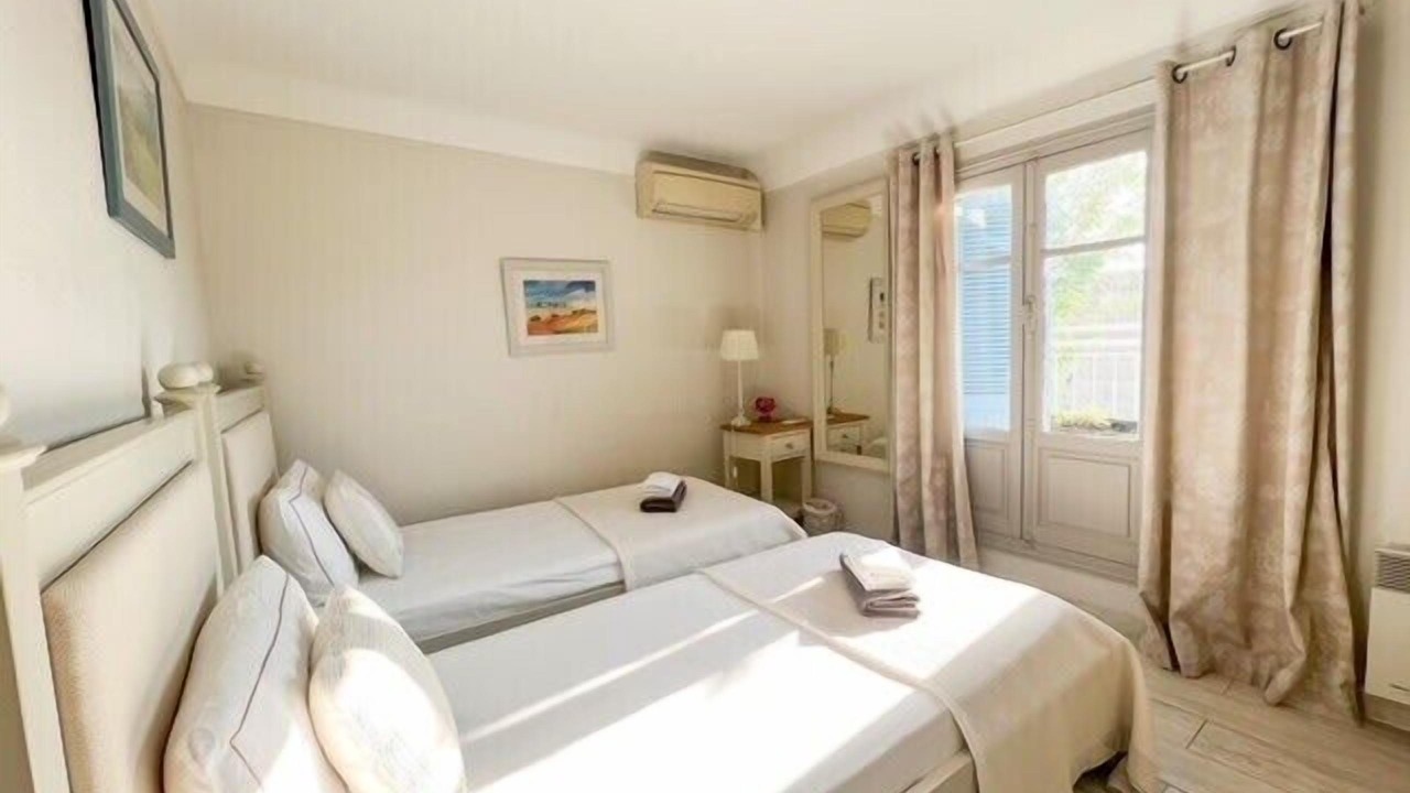 Photo of Bedroom in Cannes City Centre