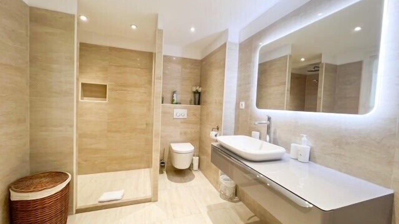 Photo of Bathroom in Cannes City Centre