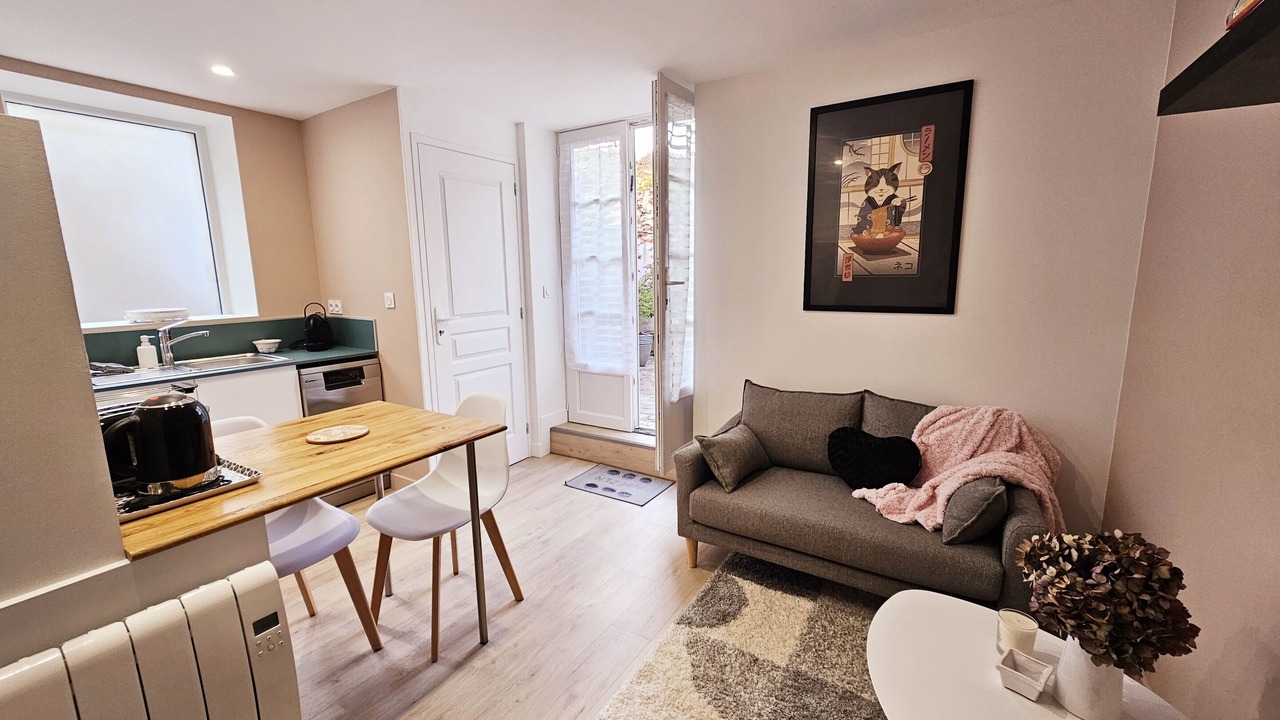 Photo of Livingroom in L'Isle-d'Espagnac