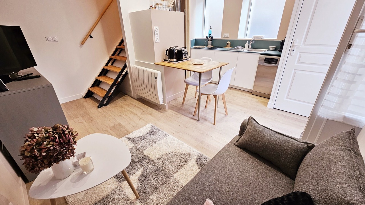 Photo of Livingroom in L'Isle-d'Espagnac