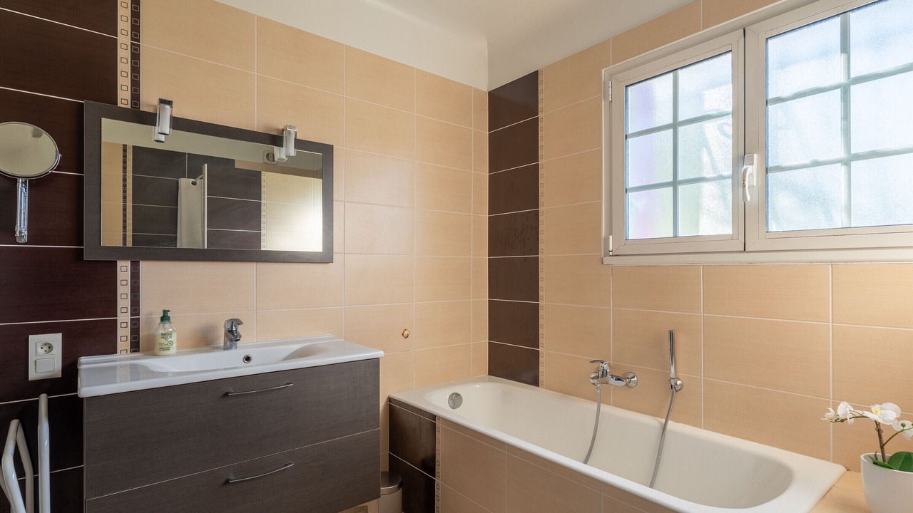 Photo of Bathroom in Parentis-en-Born