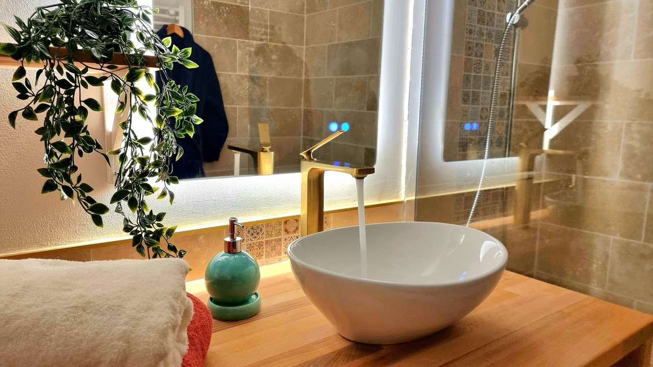 Photo of Bathroom in Montpon-Menesterol