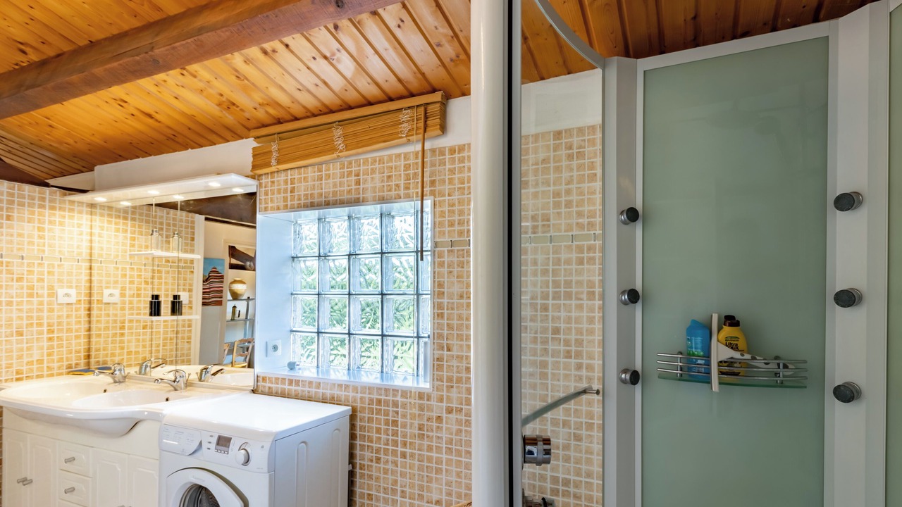 Photo of Bathroom in Montpon-Menesterol