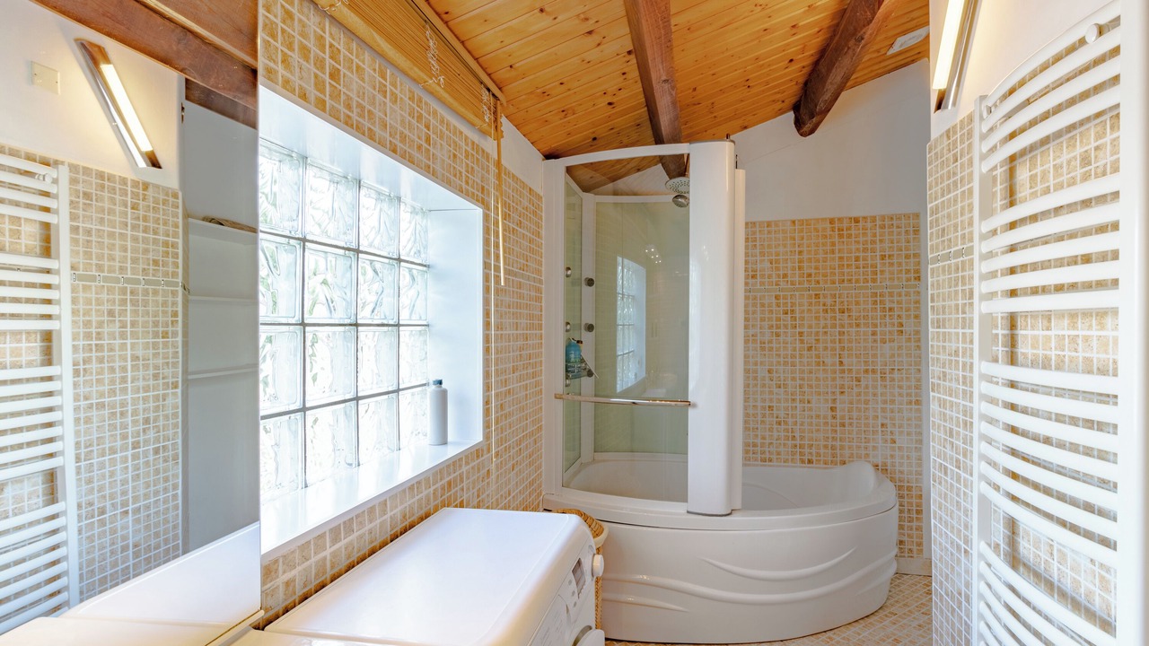 Photo of Bathroom in Montpon-Menesterol