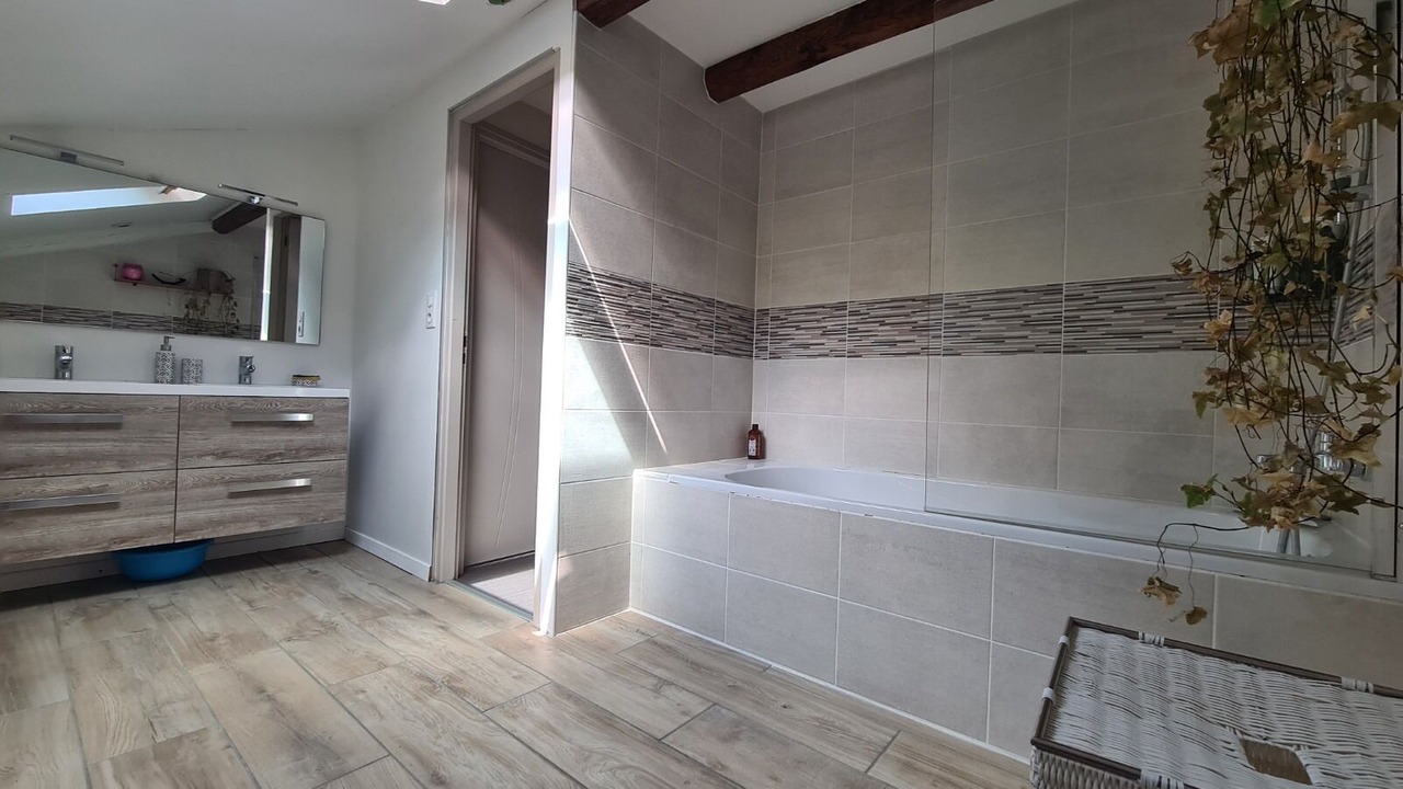 Photo of Bathroom in Osses
