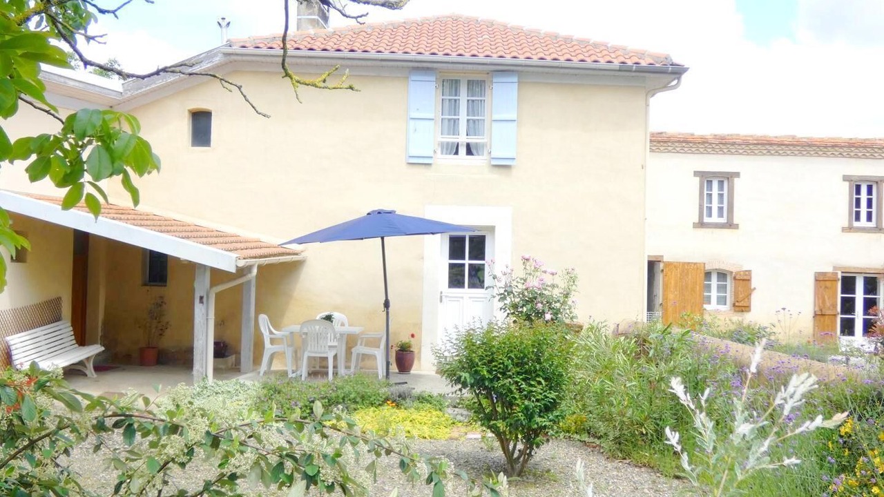 Photo of Outdoor in Lacrabe