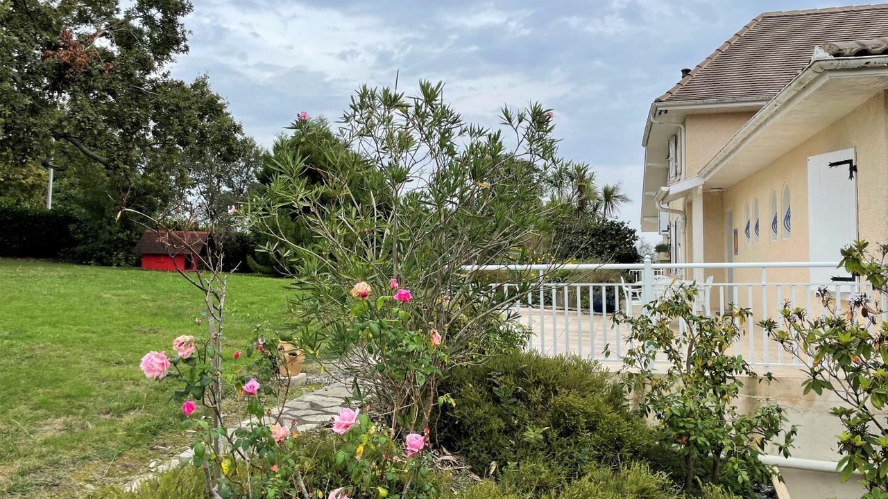 Photo of Outdoor in L'Hopital-d'Orion