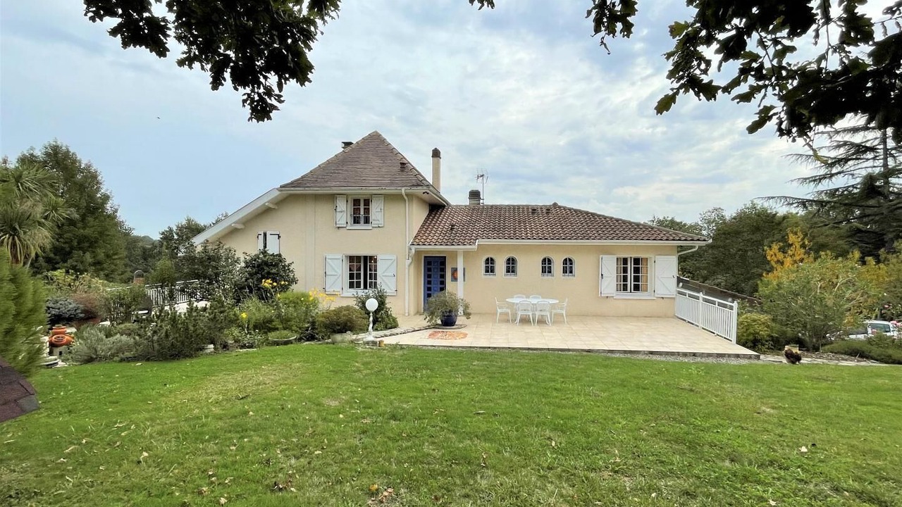 Photo of Outdoor in L'Hopital-d'Orion