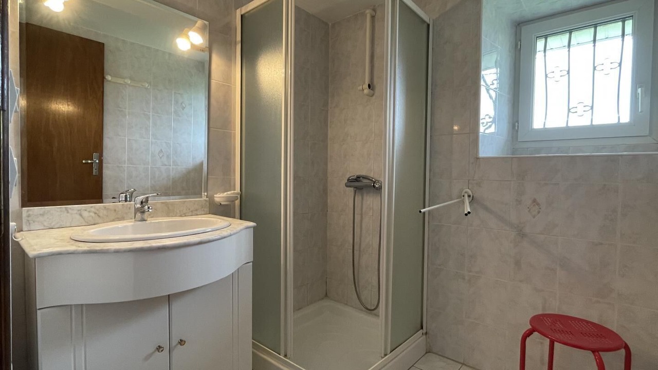Photo of Bathroom in Bescat