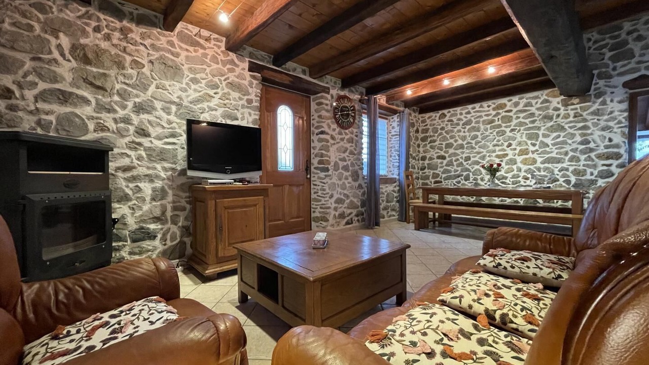 Photo of Livingroom in Saint-Jean-le-Vieux