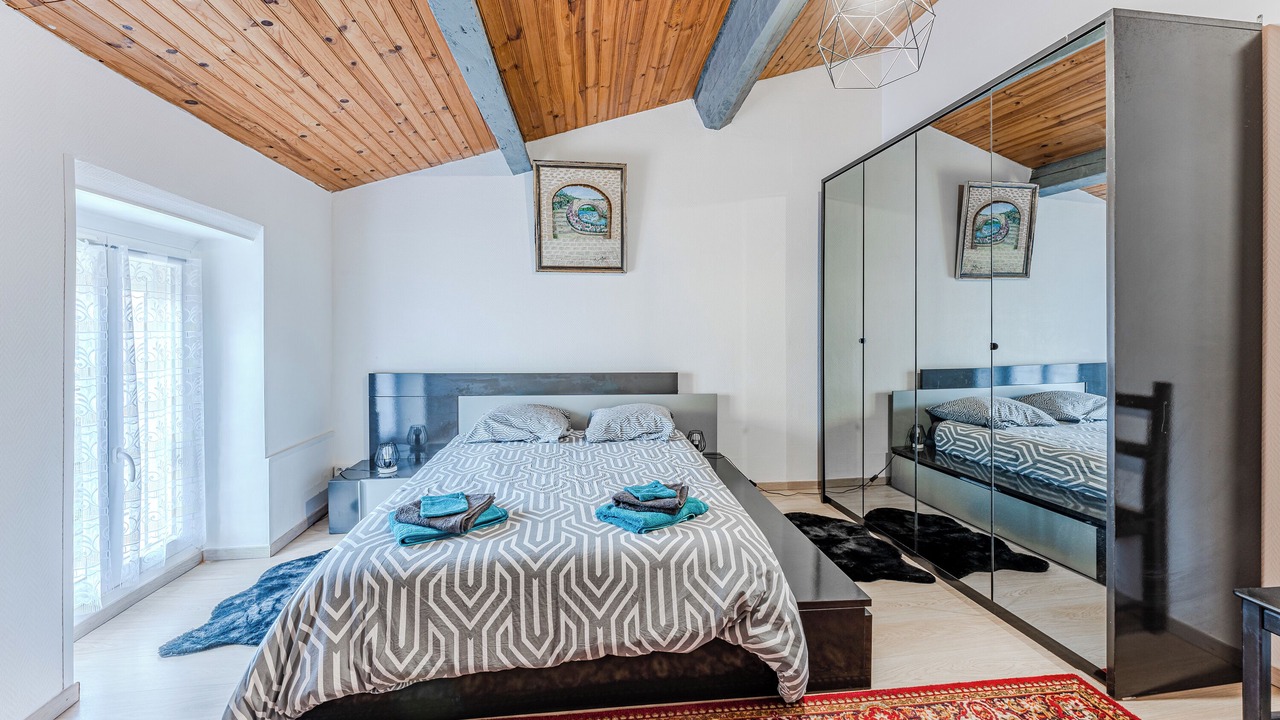 Photo of Bedroom in Saint-Seurin-de-Cadourne