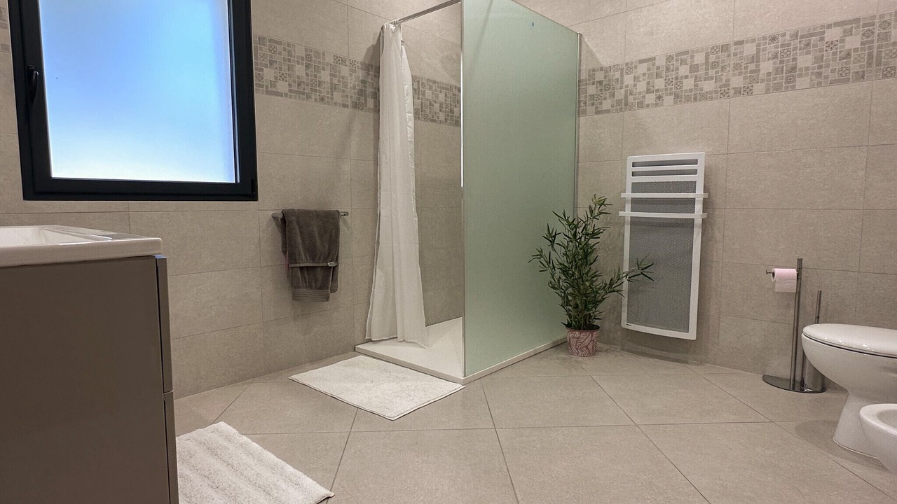 Photo of Bathroom in Saint-Restitut