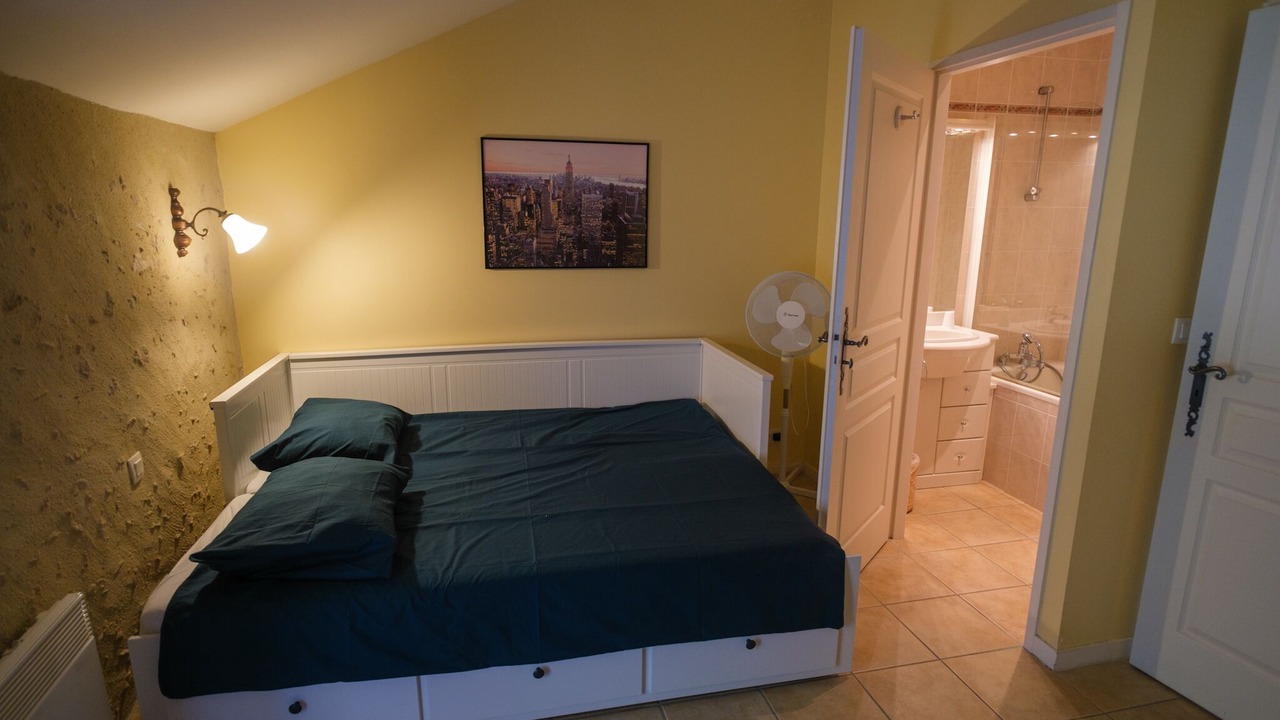 Photo of Bedroom in Lamothe-Montravel