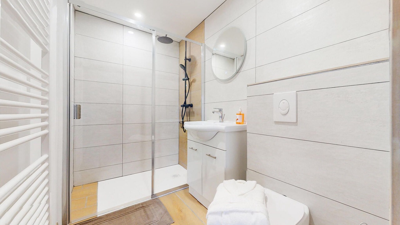 Photo of Bathroom in Saint-Hilaire-le-Chateau