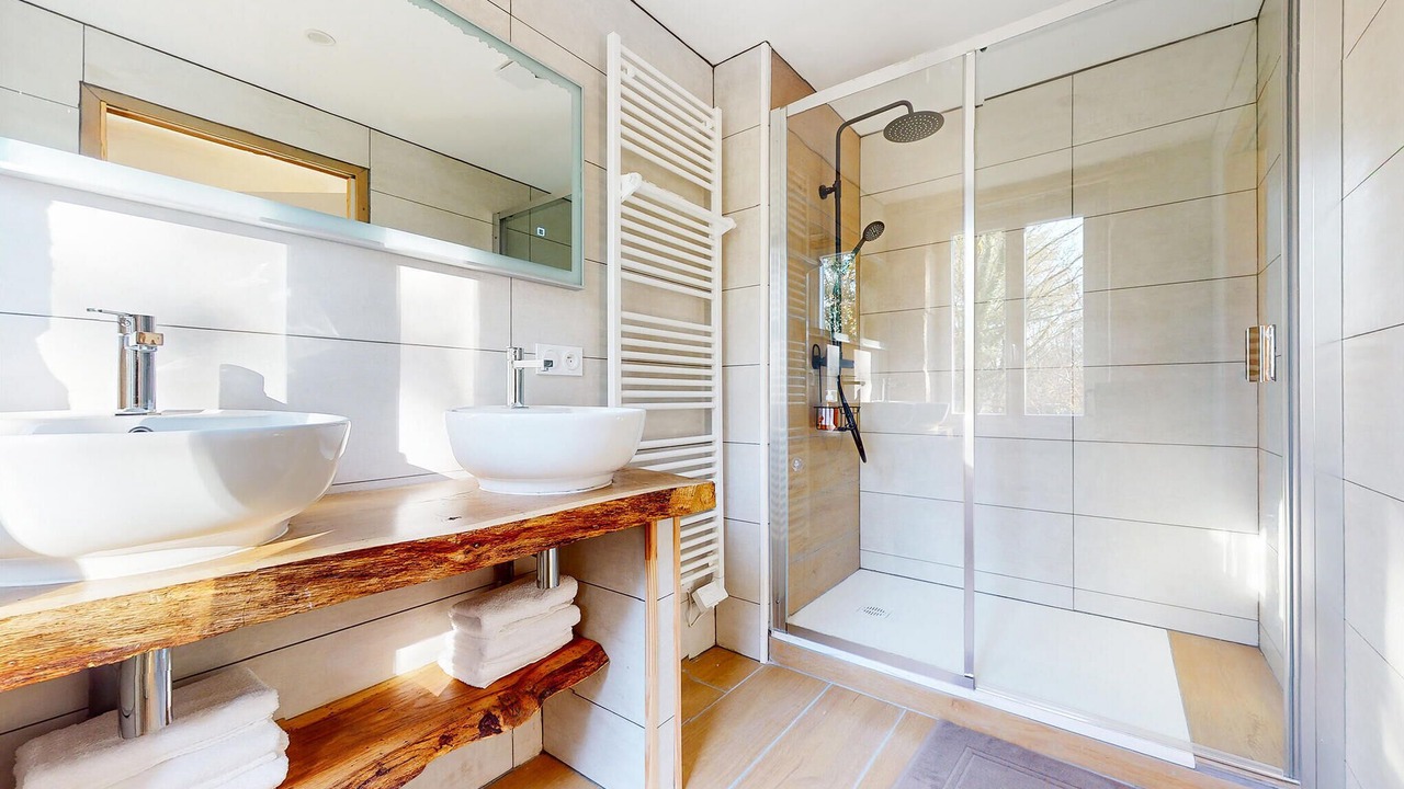 Photo of Bathroom in Saint-Hilaire-le-Chateau