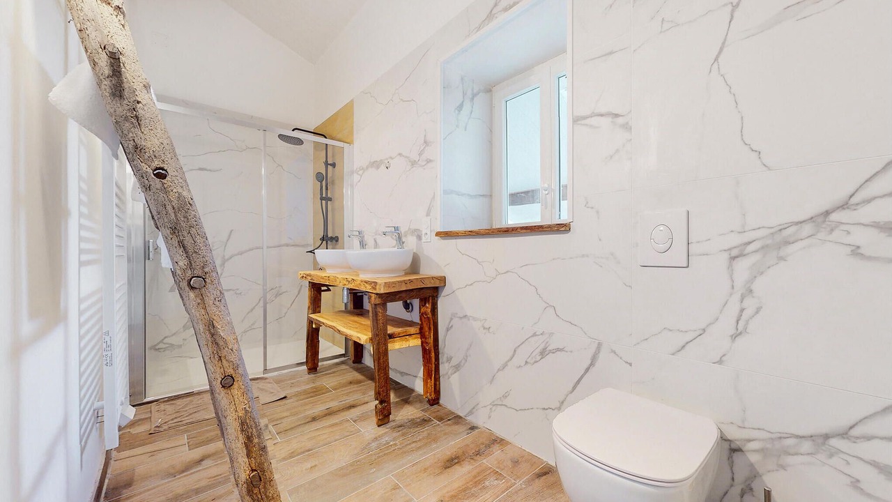 Photo of Bathroom in Saint-Hilaire-le-Chateau