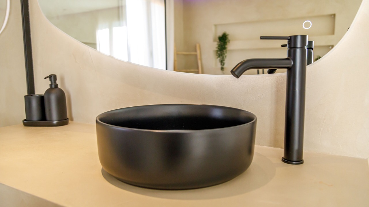 Photo of Bathroom in Hyeres City Centre