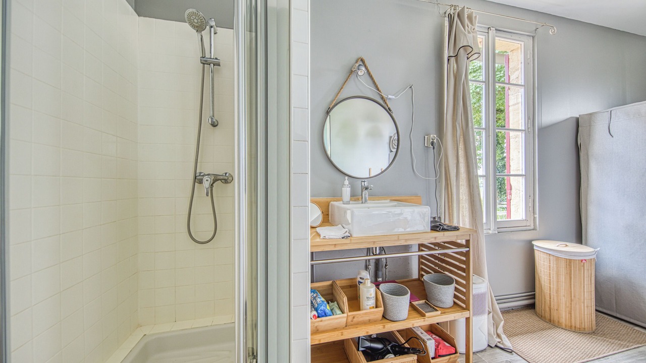 Photo of Bathroom in Arveyres