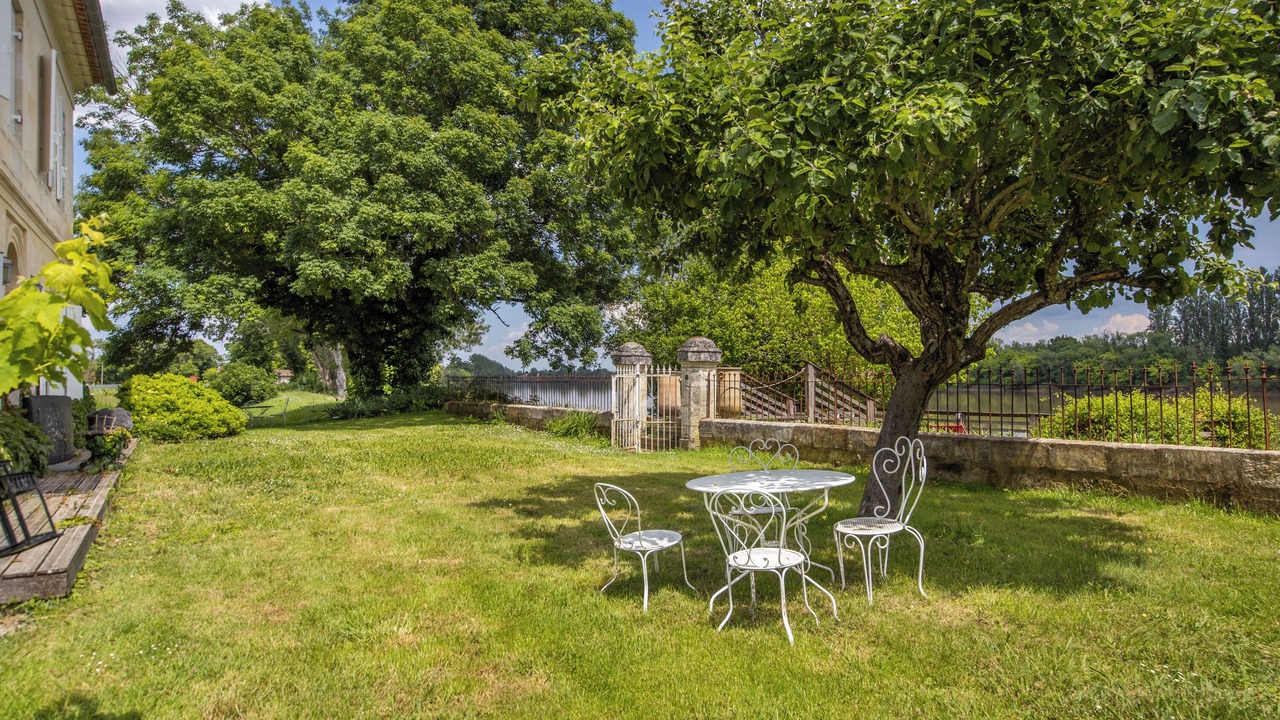 Photo of Outdoor in Arveyres