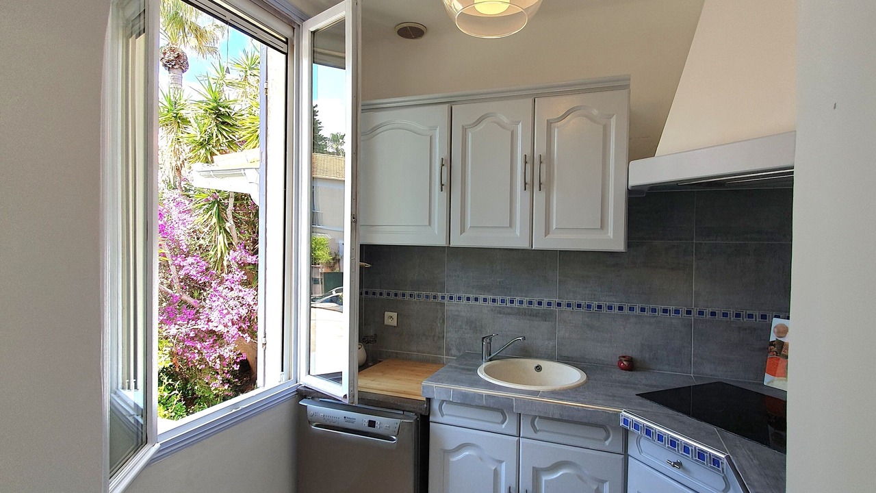 Photo of Kitchen in Hyeres City Centre