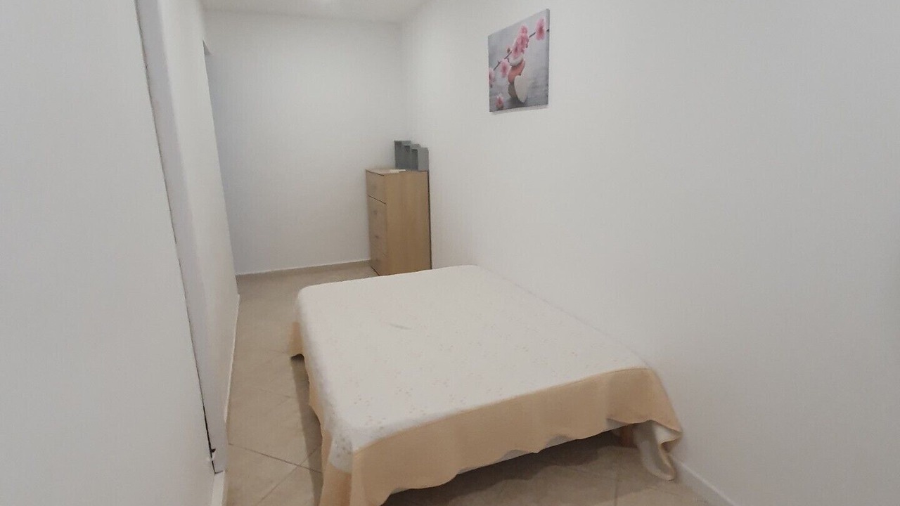 Photo of Bedroom in Hyeres City Centre