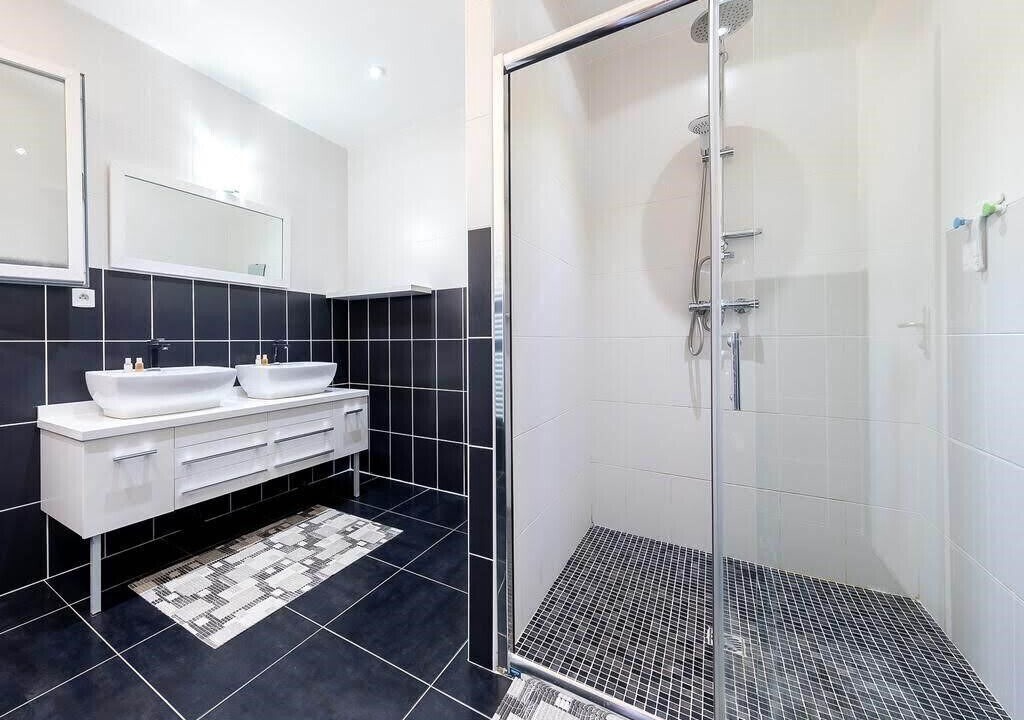 Photo of Bathroom in Cairanne