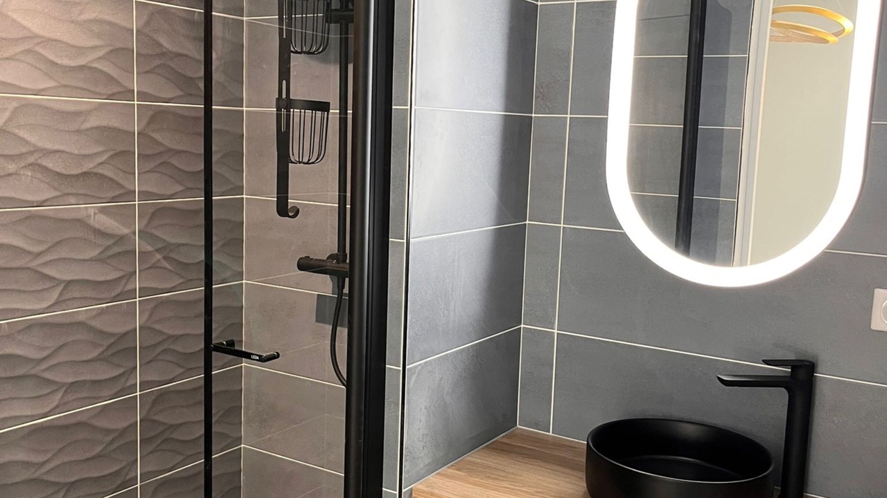 Photo of Bathroom in Dun-le-Palestel