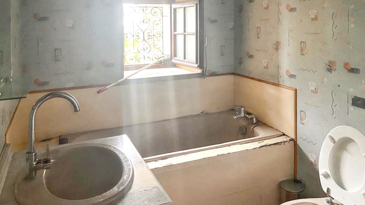 Photo of Bathroom in Mouterre-Silly