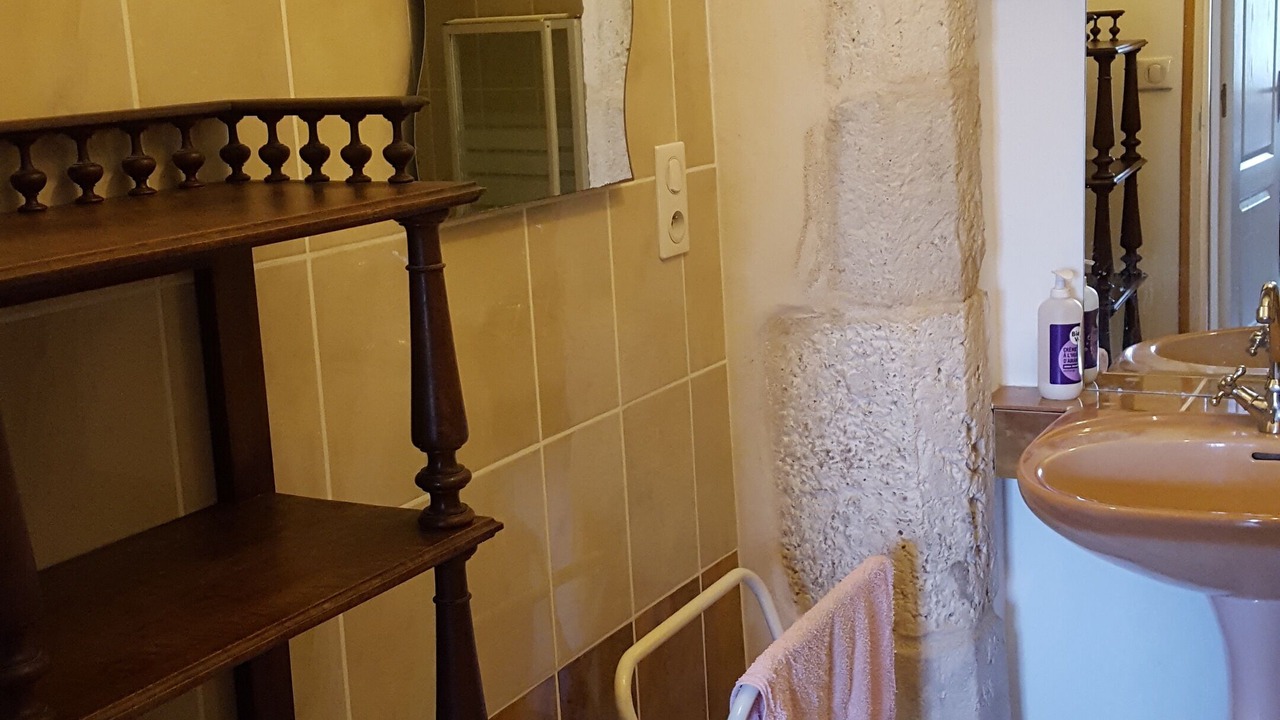 Photo of Bathroom in Montalembert