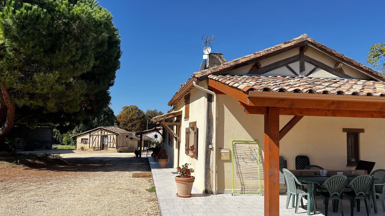 Photo of Outdoor in Cavarc