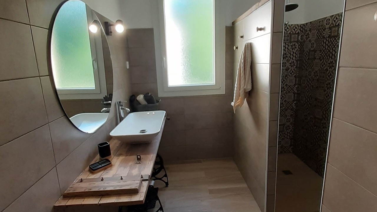Photo of Bathroom in Saint-Quentin-du-Dropt