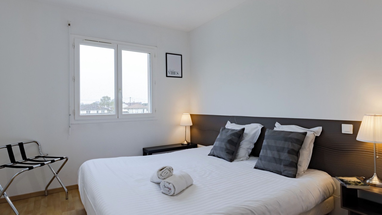 Photo of Bedroom in Libourne