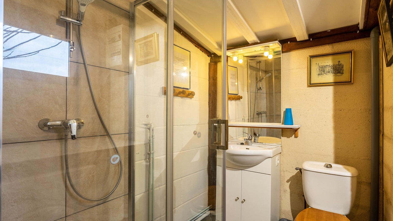 Photo of Bathroom in Gemozac