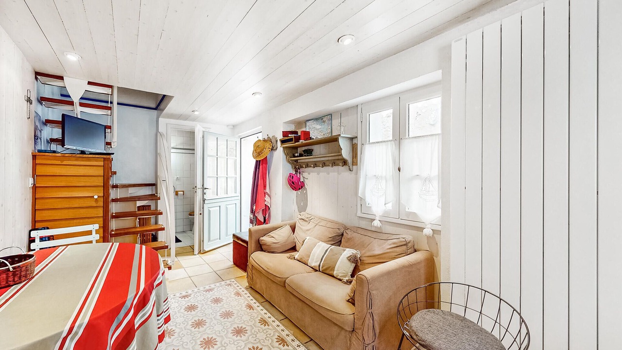 Photo of Bedroom in Ars-en-Re