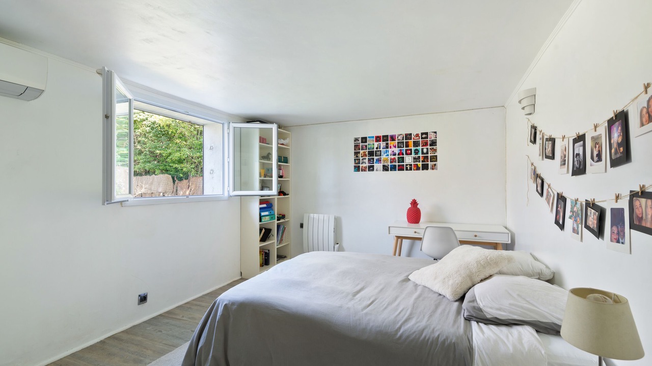 Photo of Bedroom in Bayonne
