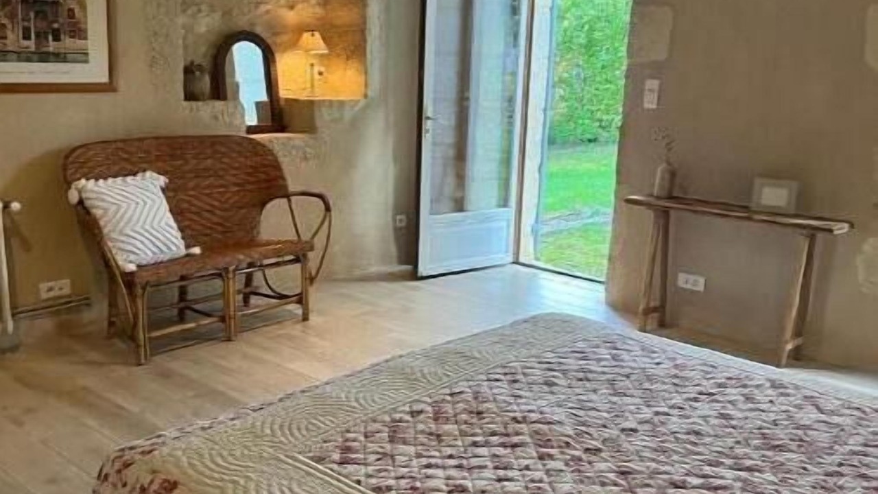 Photo of Bedroom in Loupiac