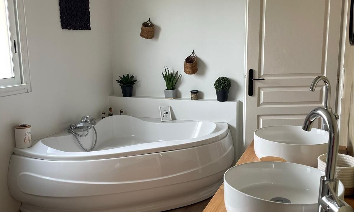 Photo of Bathroom in Tosse