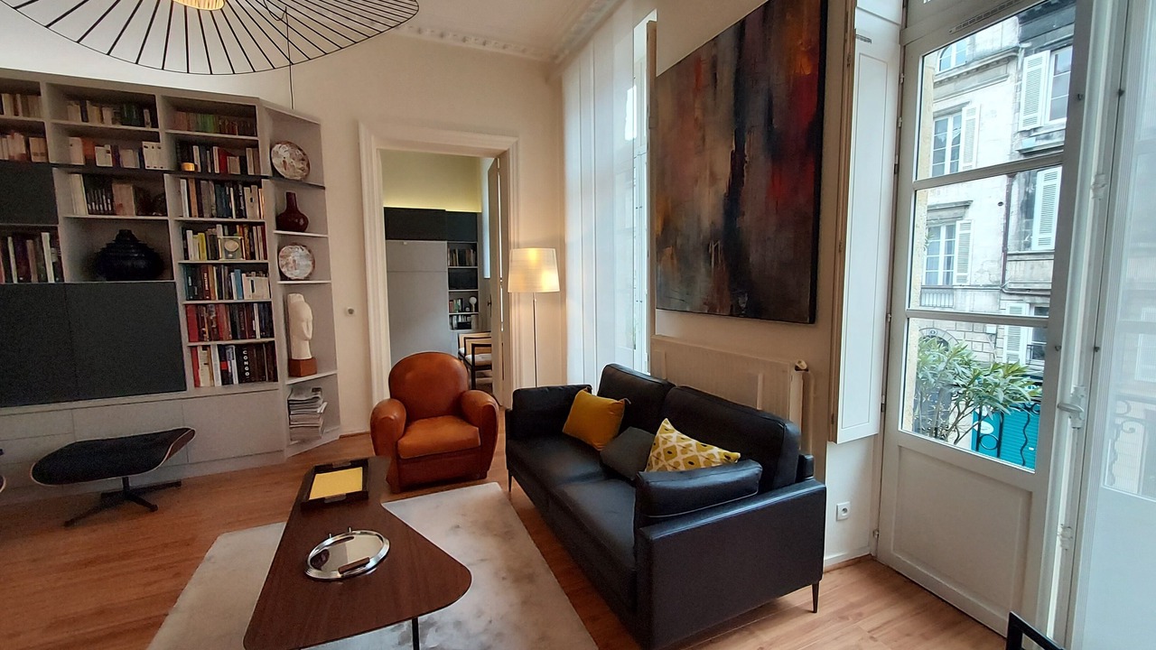 Photo of Livingroom in Hotel de Ville - Quinconces