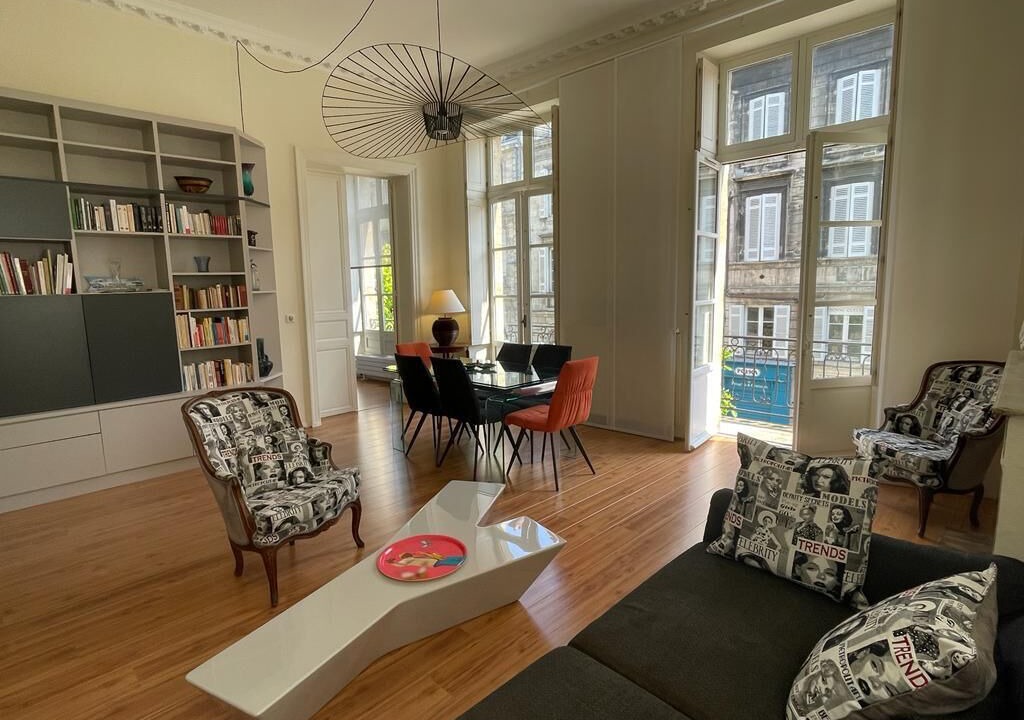 Photo of Livingroom in Hotel de Ville - Quinconces