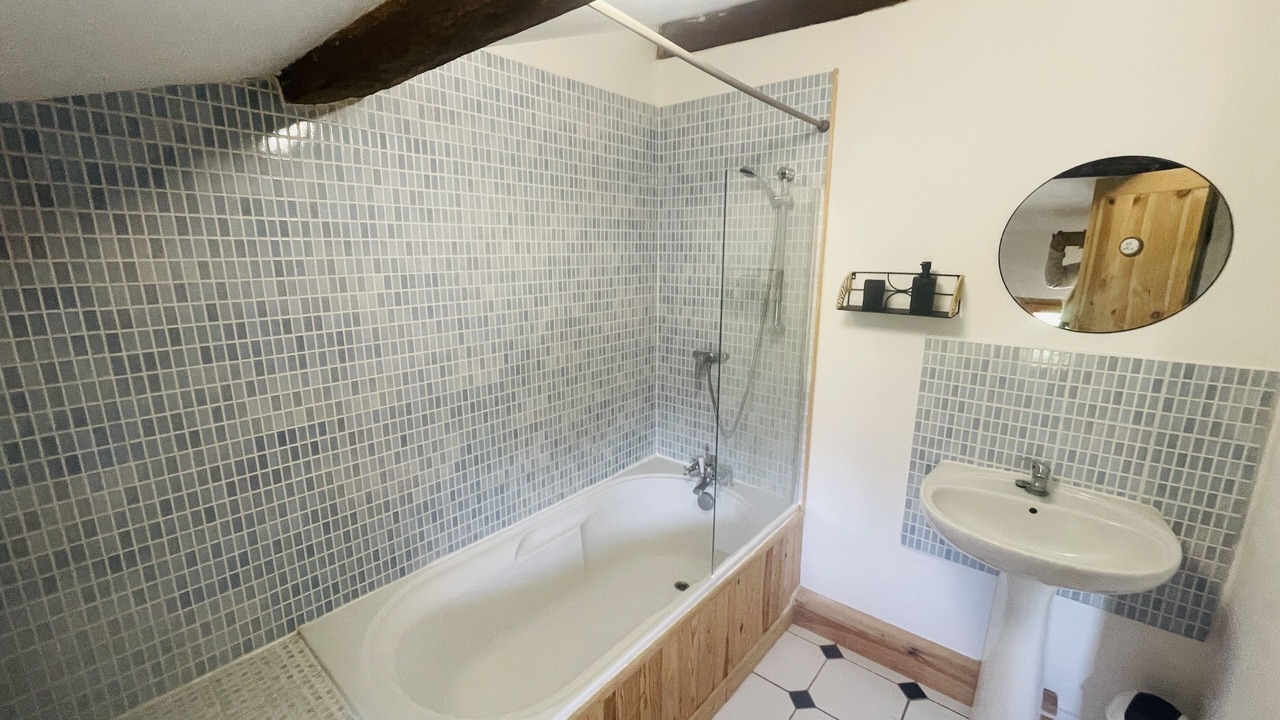 Photo of Bathroom in La Chapelle-Pouilloux