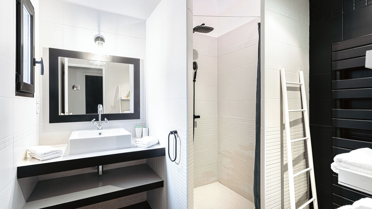 Photo of Bathroom in La Flotte