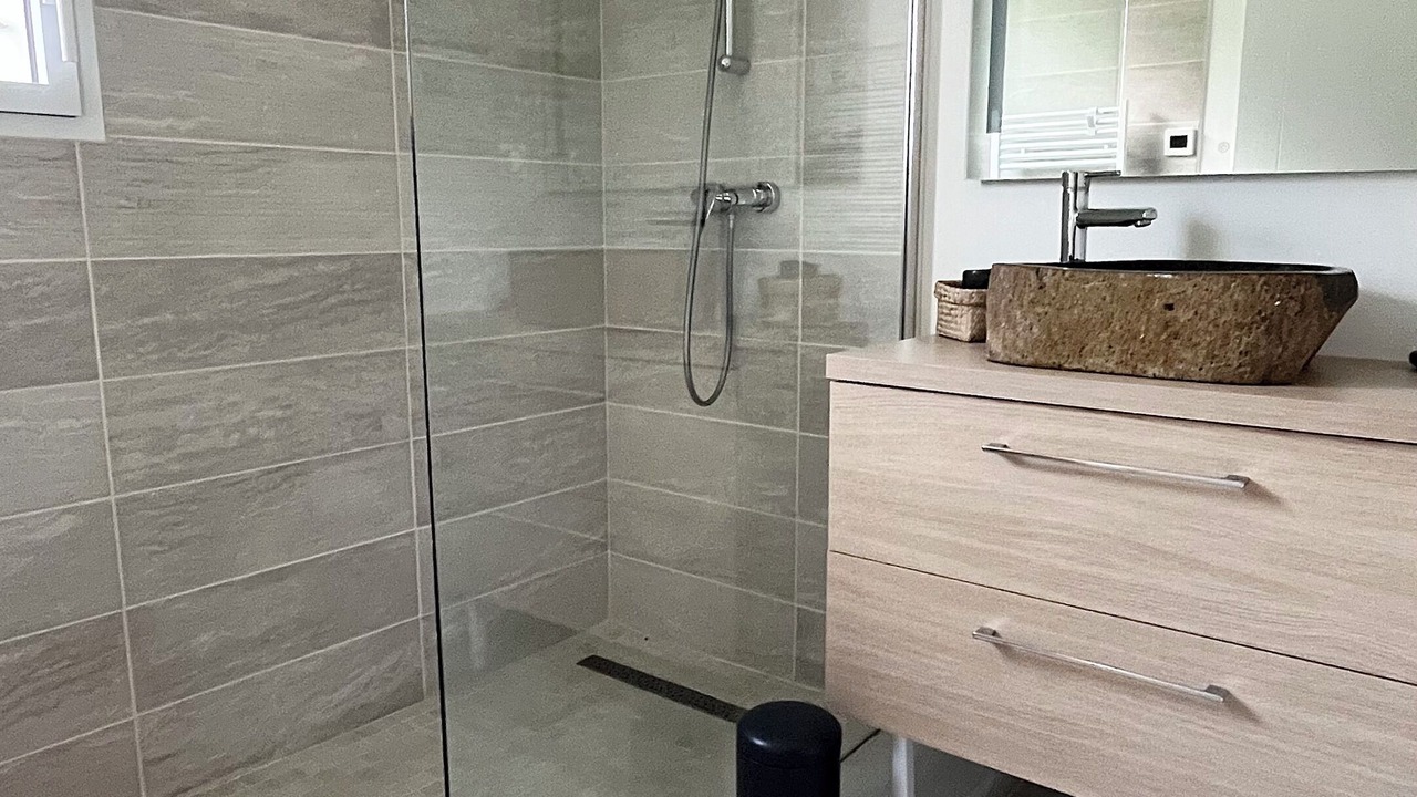Photo of Bathroom in Escource