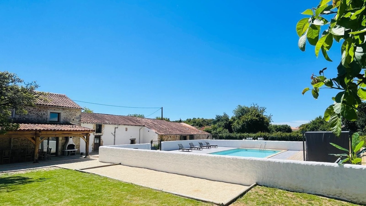 Photo of Outdoor in La Chapelle-Pouilloux