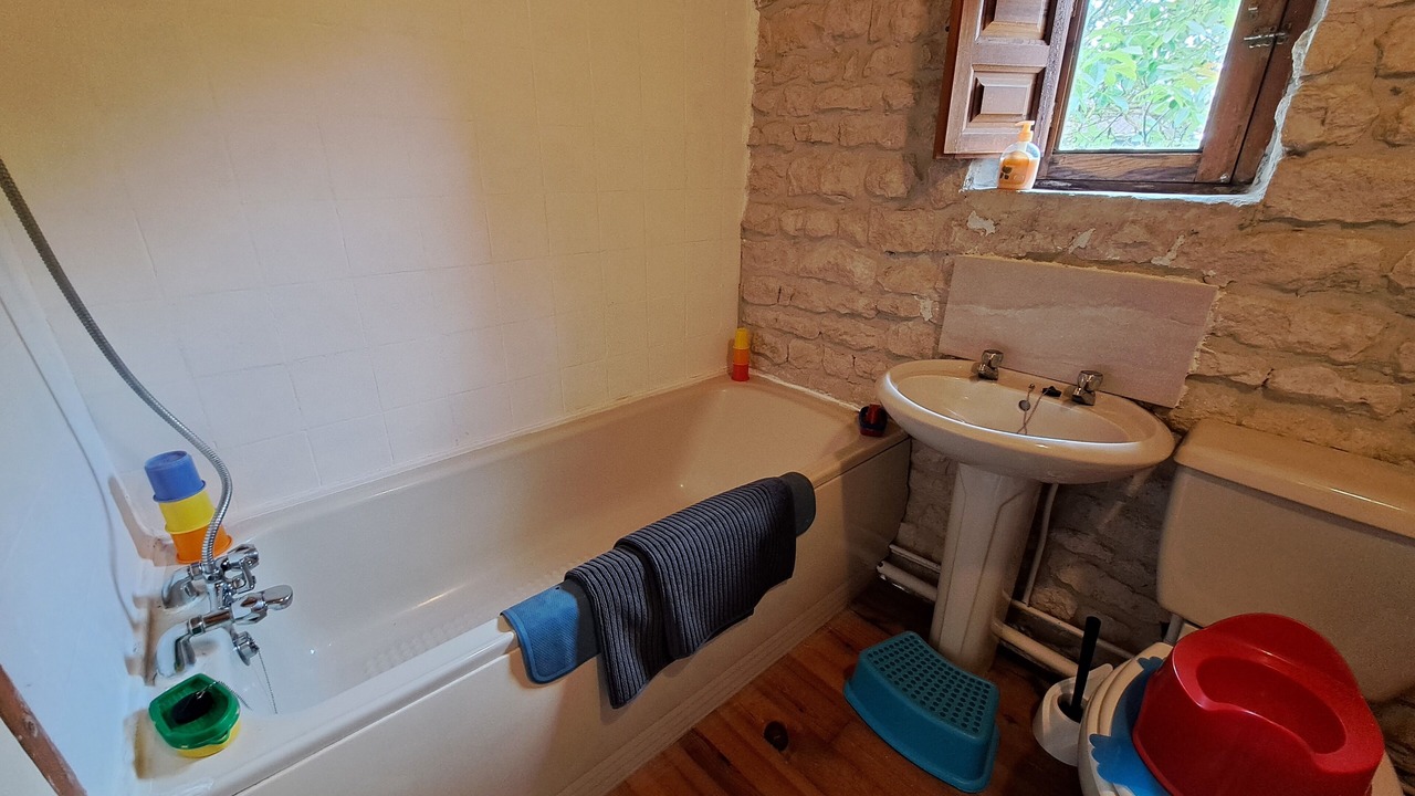 Photo of Bathroom in Saint-Pierre-de-Juillers