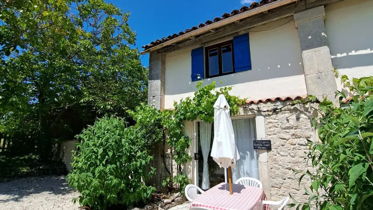 Photo of Outdoor in Saint-Pierre-de-Juillers