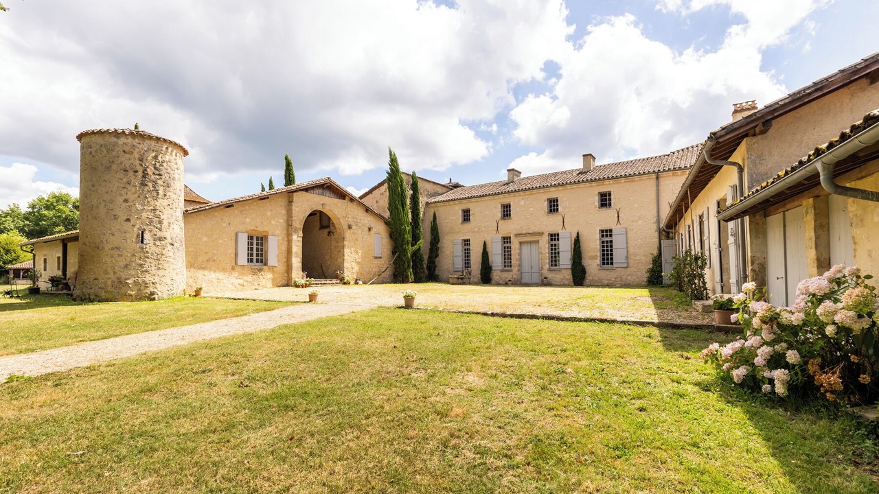 Photo of Outdoor in Pompejac