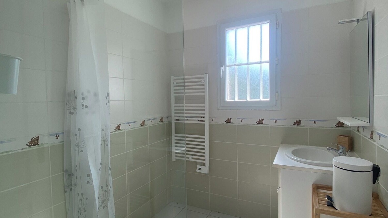 Photo of Bathroom in Le Chateau-d'Oleron