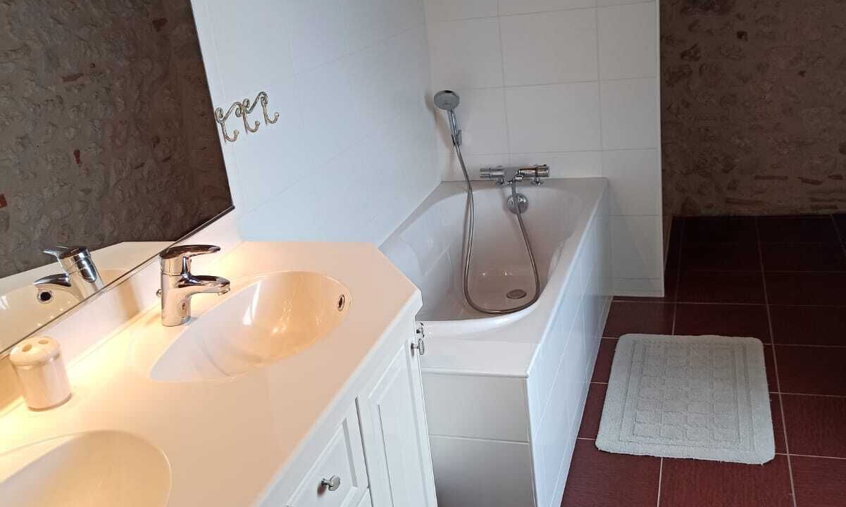 Photo of Bathroom in Penne-d'Agenais